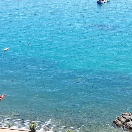 Aparthotel Bay House